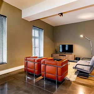 Coach House Apartment